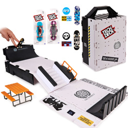 Tech Deck Folding Set Skate Park Ramp Fingerboard + Board von The Berrics