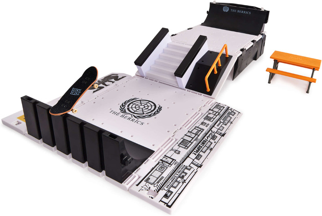 Tech Deck Folding Set Skate Park Ramp Fingerboard + Board von The Berrics