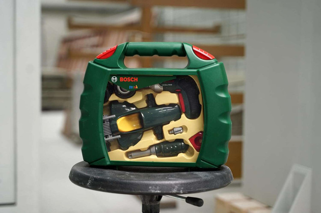 Koffer mit Auto und Bosch-Schraubendreher für Kinder Klein