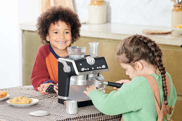 Spielzeug-Kaffeemaschine mit Milchaufschäumer DeLonghi Little Barista Set