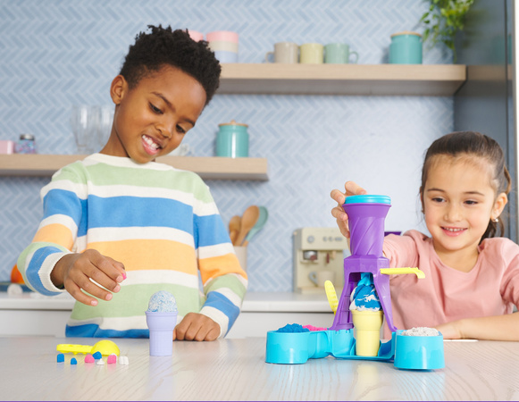 Kinetic Sand kinetischer Sand Eiscreme Set Soft Serve Station + Zubehör