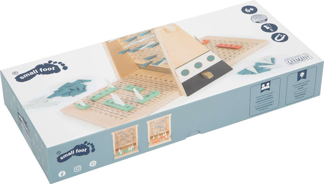 Strategiespiel mit Holzschiffen für Kinder