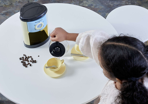 Morphy Richards Kaffeemaschine + Babytassen