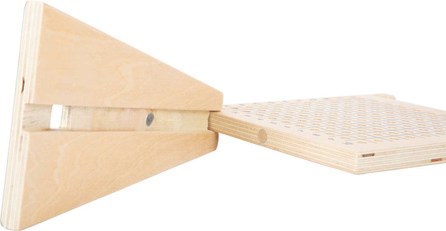 Strategiespiel mit Holzschiffen für Kinder