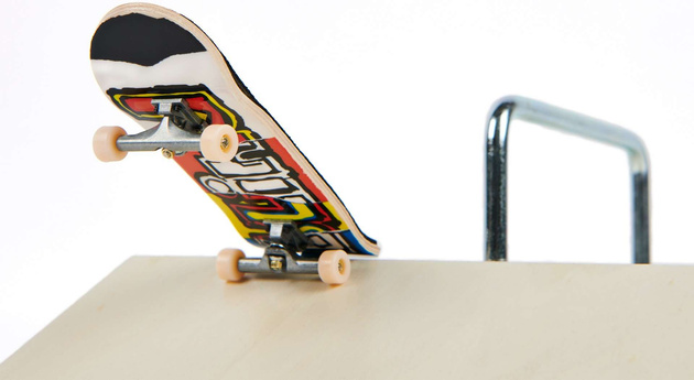 Tech Deck Shred Pyramiden Set Holzrampenset + Zubehör mit Metallschiene