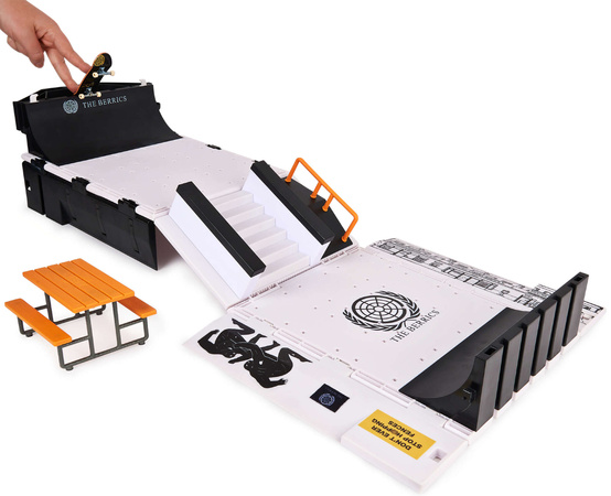 Tech Deck Folding Set Skate Park Ramp Fingerboard + Board von The Berrics