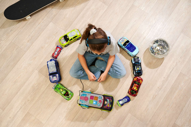 Musikalisches rotierendes interaktives Auto Mercedes-Benz E-Klasse Beat Spinner Streets'n Beatz Blue Cabrio Licht und Sound