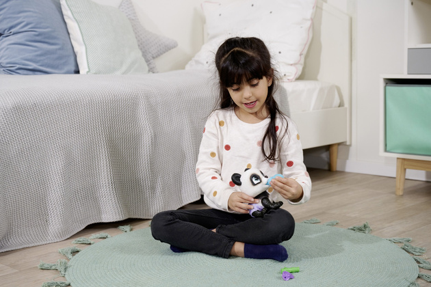 Pamper Petz Pando Interaktive Figur trinkt Pipi + Zubehör Diaper Gang