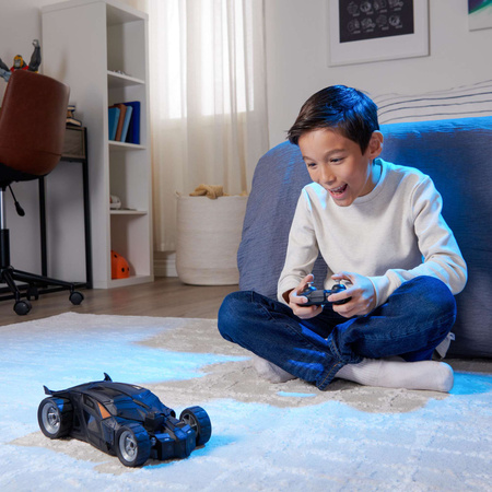 Batman Batmobile ferngesteuertes RC-Auto und DC Comics Figur