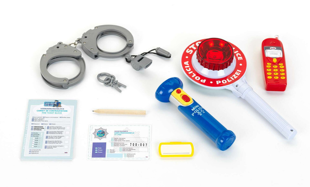 Kleiner Polizist im Set mit Lutscher