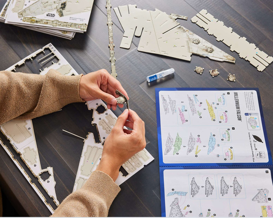 Puzzle 4D Build Star Wars Falcon Millennium 3D Modell zum Zusammenbauen