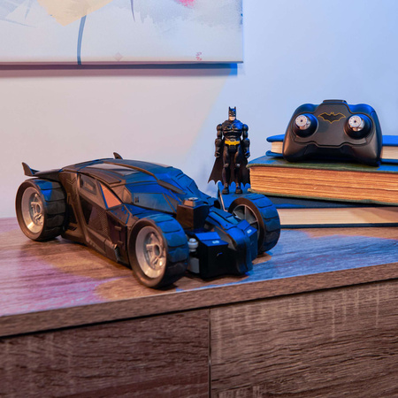 Batman Batmobile ferngesteuertes RC-Auto und DC Comics Figur