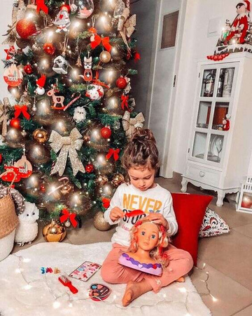 Klein große Prinzessin Coralie Kamm und Styling Kopf + Make-up-Palette