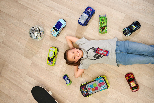 Musikalisches rotierendes interaktives Auto Mercedes-Benz E-Klasse Beat Spinner Streets'n Beatz Blue Cabrio Licht und Sound