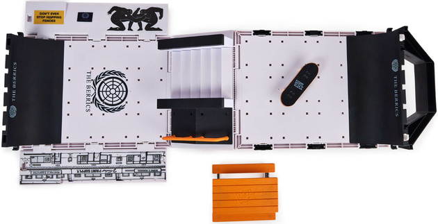 Tech Deck Folding Set Skate Park Ramp Fingerboard + Board von The Berrics