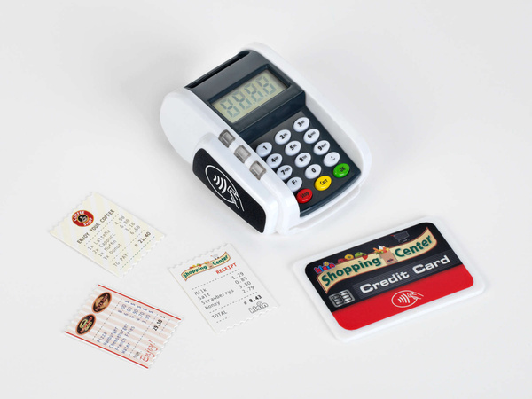 Spielzeug-Zahlungsterminal mit Karten und Belegen