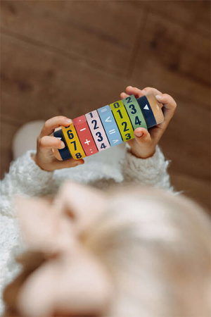 Mathe-Walze aus Holz zum Zählen lernen