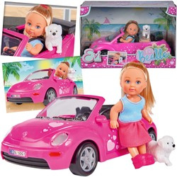 Evi Liebespuppe im Cabrio New Beetle doggy