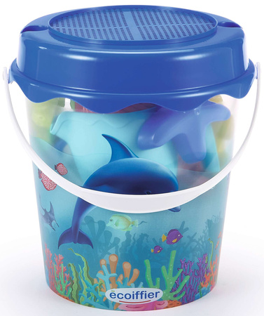 Sand- und Wasserspielzeugset in einem Eimer