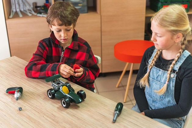 Koffer mit Auto und Bosch-Schraubendreher für Kinder Klein