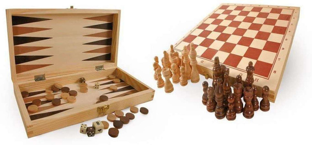 Set mit klassischen 3-in-1-Spielen in einer Schachtel