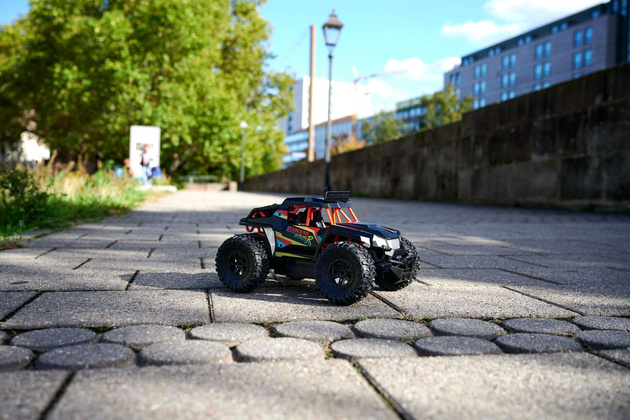 Ferngesteuerter Geländewagen AC Badland Explorer RC light