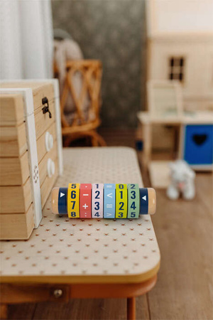 Mathe-Walze aus Holz zum Zählen lernen